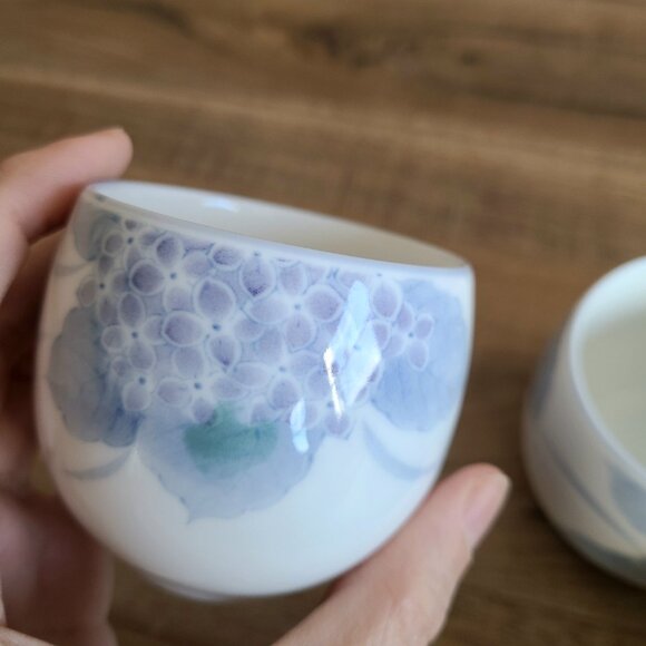 Vintage set of 6 porcelain Japanese tea cups with blue floral design. Green tea. - Picture 5 of 6